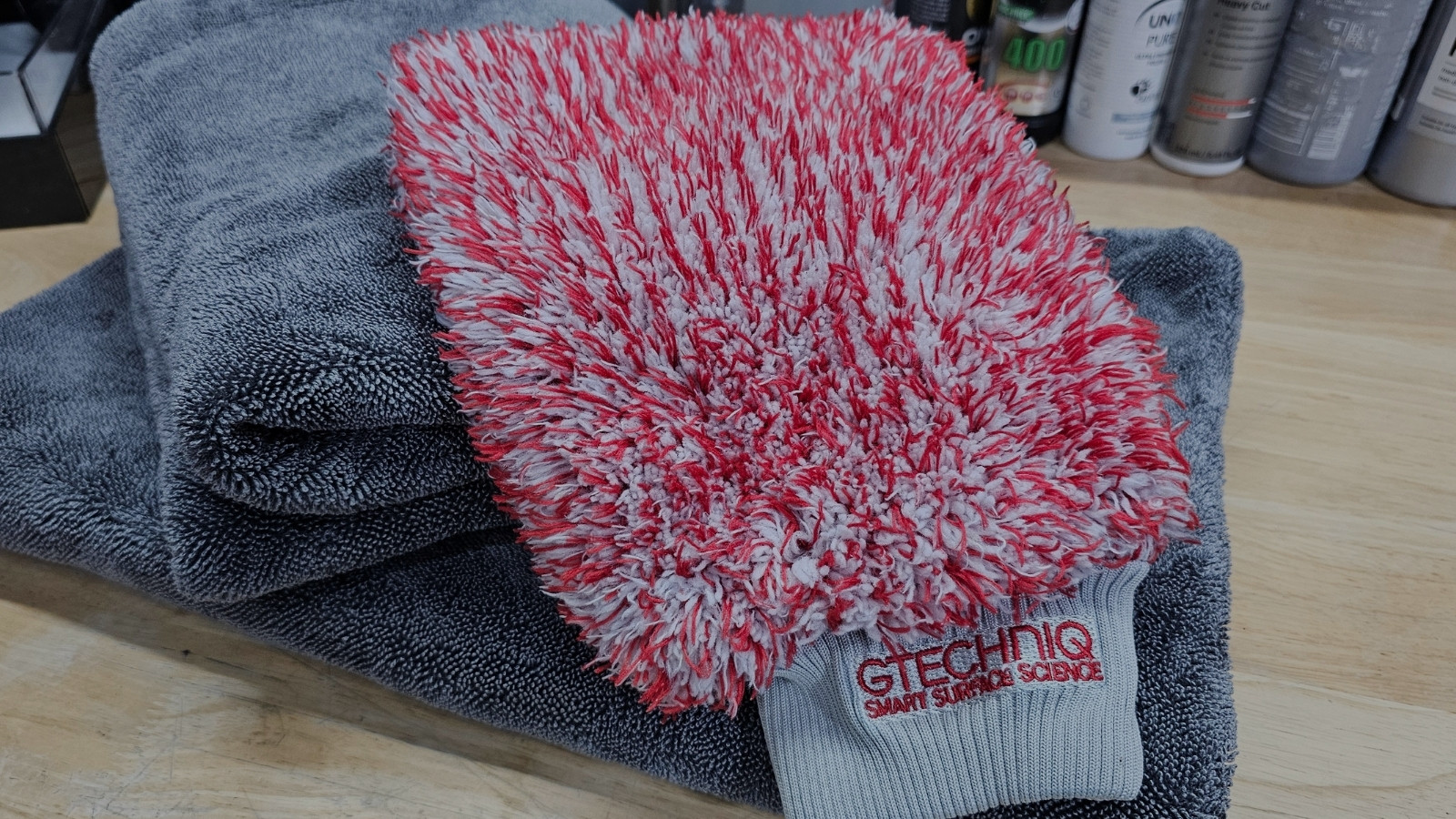 clean microfiber towels used for safe vehicle washing