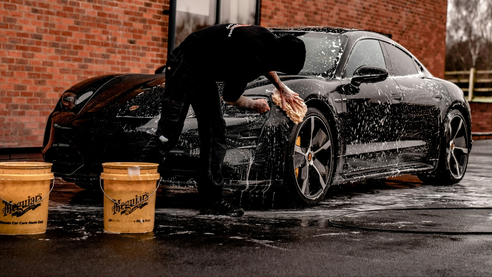 safe home car wash method using microfiber mitts and two bucket system